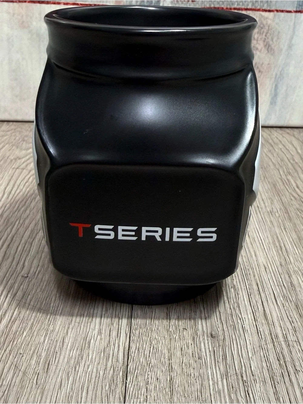 Titleist T Series Golf Bag Ceramic Coffee Mug Black Golf Ball Design Rare Used